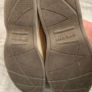 Boys sperry shoes size 3